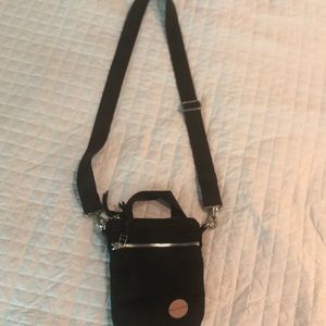 NWOT shortyLOVE shorthand in black - crossbody
